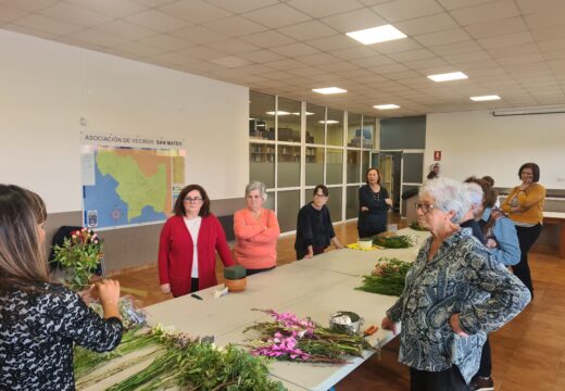 Os locais sociais de San Mateo, O Val e Piñeiros acollen dende este mes os obradoiros de arte floral impulsados dende o Padroado da Cultura